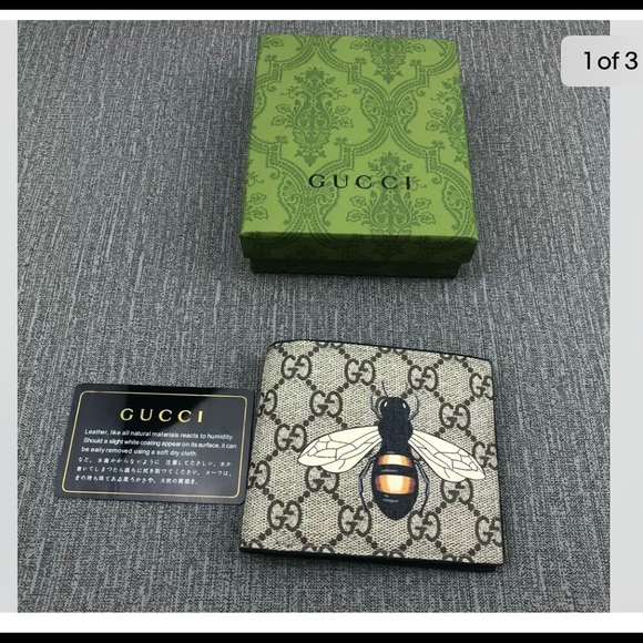 Gucci Other - Gucci Bee Print GG Supreme Wallet
